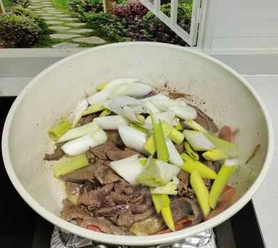 レバーチップとネギの炒め物の作り方：5