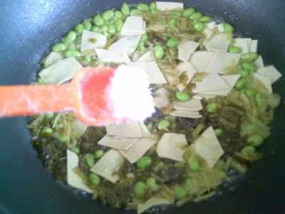 漬物、枝豆、豆腐皮の炒め物の作り方：8