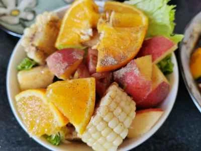 野菜とフルーツを使ったローストチキンの作り方：2