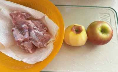 リンゴ入り豚スペアリブの煮込みの作り方：1