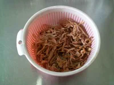 豆腐の結び目と千切りの辛子菜の炒め物の作り方：3