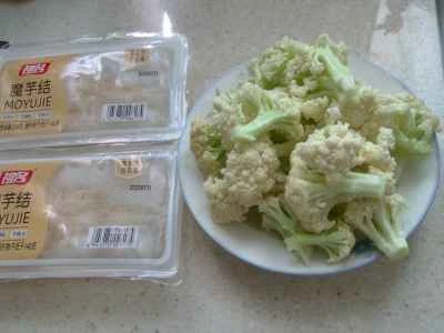 こんにゃくの結び目とカリフラワーの炒め物の作り方：1