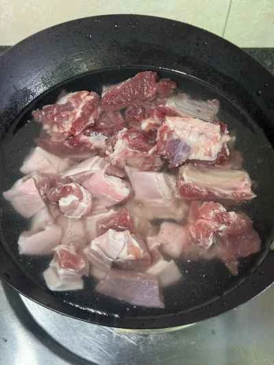 豚バラ肉とスペアリブの煮込みの作り方：3