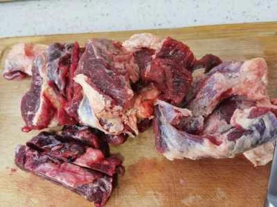 牛肉の角切り煮の作り方：1