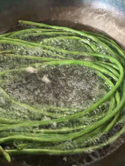 ひき肉とインゲン豆の作り方：1