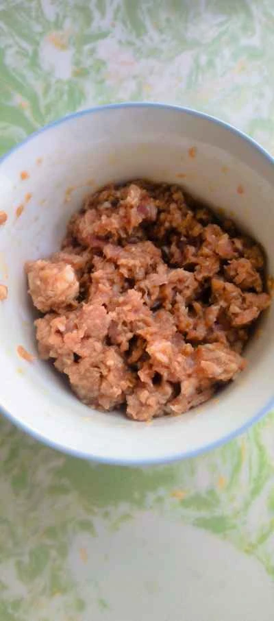 肉入り蒸し卵の作り方：1