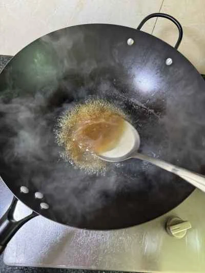 アミガサタケを詰めたエビペーストの作り方：9