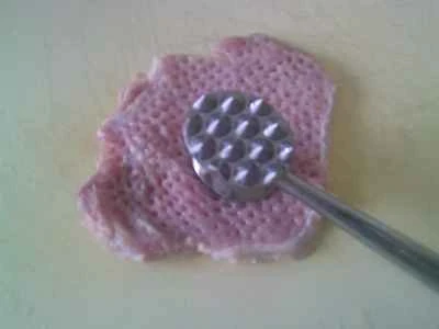 豆腐の結び目を使った煮込みポークチョップの作り方：2