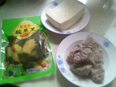 キャベツと豆腐のピクルスで煮込んだ豚スペアリブの作り方：1