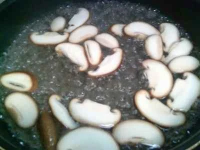 椎茸とベビーチンゲン菜の炒め物の作り方：4