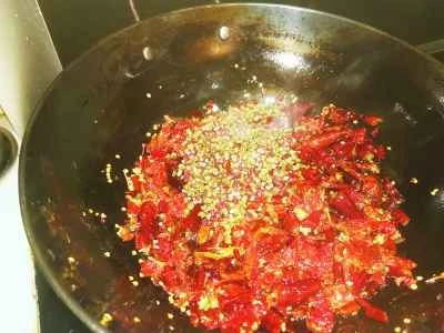 重慶風スパイシーチキンのレシピ手順：4