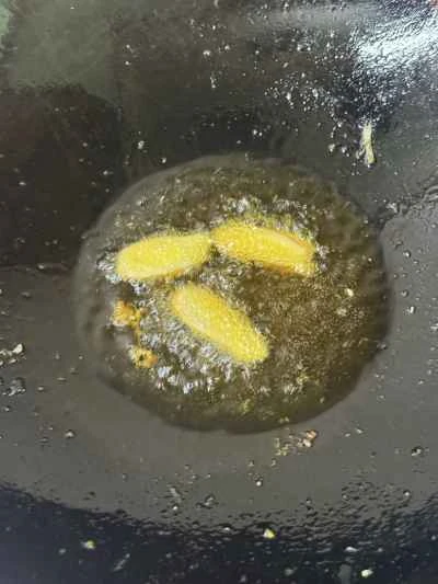 キャベツと豆腐のピクルスで煮込んだ黄ナマズの作り方：8