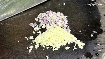 自家製ニンニクとネギ風味の塩豚と冬瓜の炒め物の作り方：1