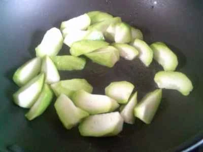 漬けたカラシナ、細切りヘチマ、角切りヘチマを使った煮豆腐の作り方：5