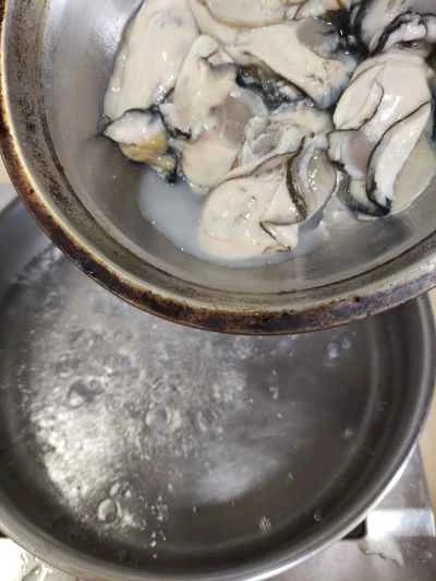 生姜とネギで炒めた牡蠣の作り方：4