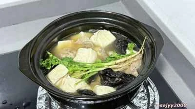 椎茸、豆腐、揚げ豆腐のパフシチューの作り方：6