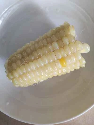 トウモロコシと長豆の煮込み豚骨の作り方：2