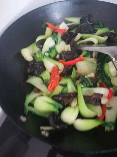 上海白菜とキクラゲの炒め物の作り方：11