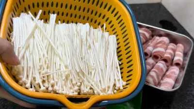 牛肉とエビのペーストを使った酸っぱいスープの作り方：3