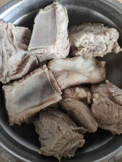 タロイモ入り蒸し豚スペアリブの作り方：1