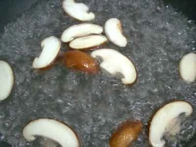 椎茸、麩、白菜の炒め物の作り方：3