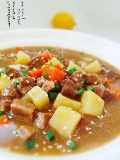 ジャガイモ入りビーフシチューの作り方：1