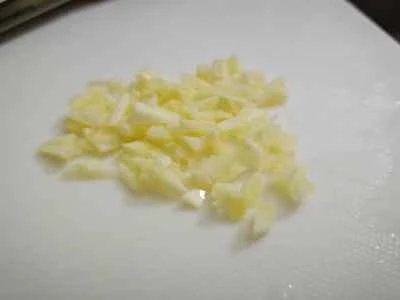 ニンニクとサツマイモの葉の炒め物の作り方：1