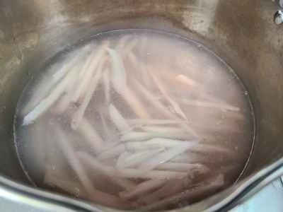 レンコンと豚肉の細切り炒めの作り方：3