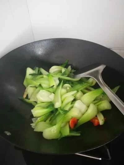 上海白菜とキクラゲの炒め物の作り方：7