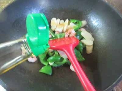 エビとピーマンとタケノコの炒め物の作り方：9