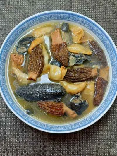 アミガサタケ、魚の浮き袋、黒鶏のスープの作り方：9