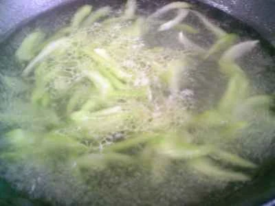 セロリ入り豚もも肉炒めの作り方：11