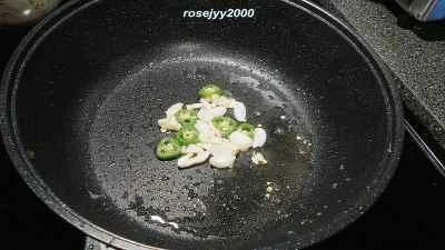 塩漬け豚肉と乾燥豆腐のインゲン炒めの作り方：5