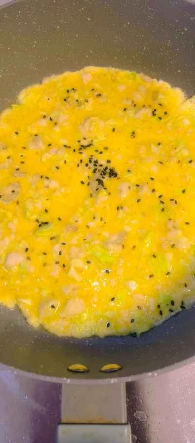 エビと卵のパンケーキを作る手順：3