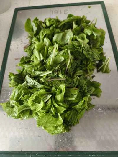 乾燥豆腐シートとアマランサスの炒め物を作る手順：1