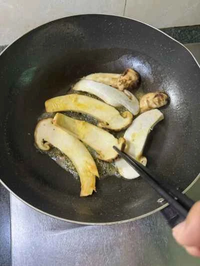 松茸のバター炒めの作り方：5