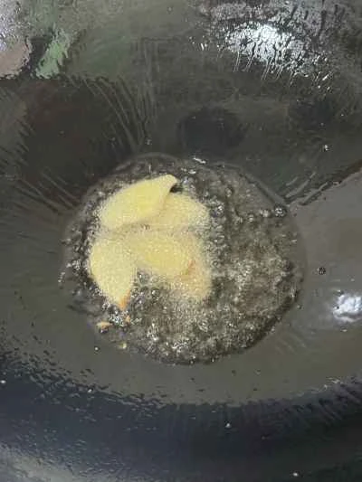 卵と豆腐入り黄ナマズの煮込みの作り方：6